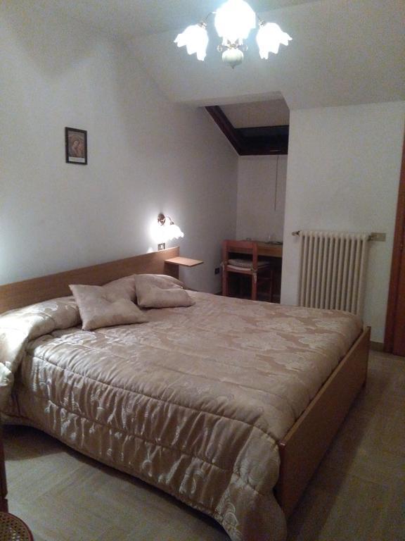 Affittacamere Via Carducci Gubbio Exterior foto